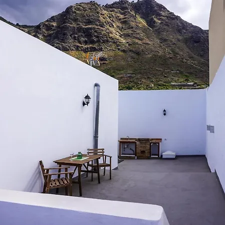 Holiday home Casa Angela - Canarian Heritage House & Terrace In Los Silos *